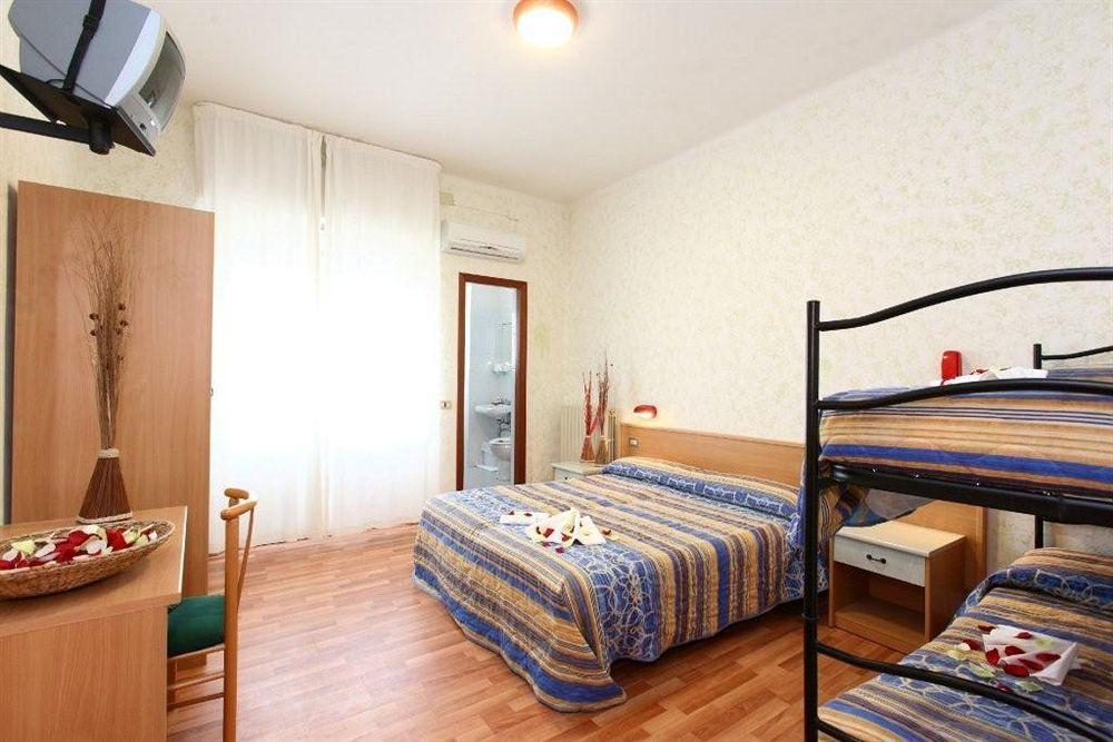 Hotel Miramare Маротта Екстер'єр фото