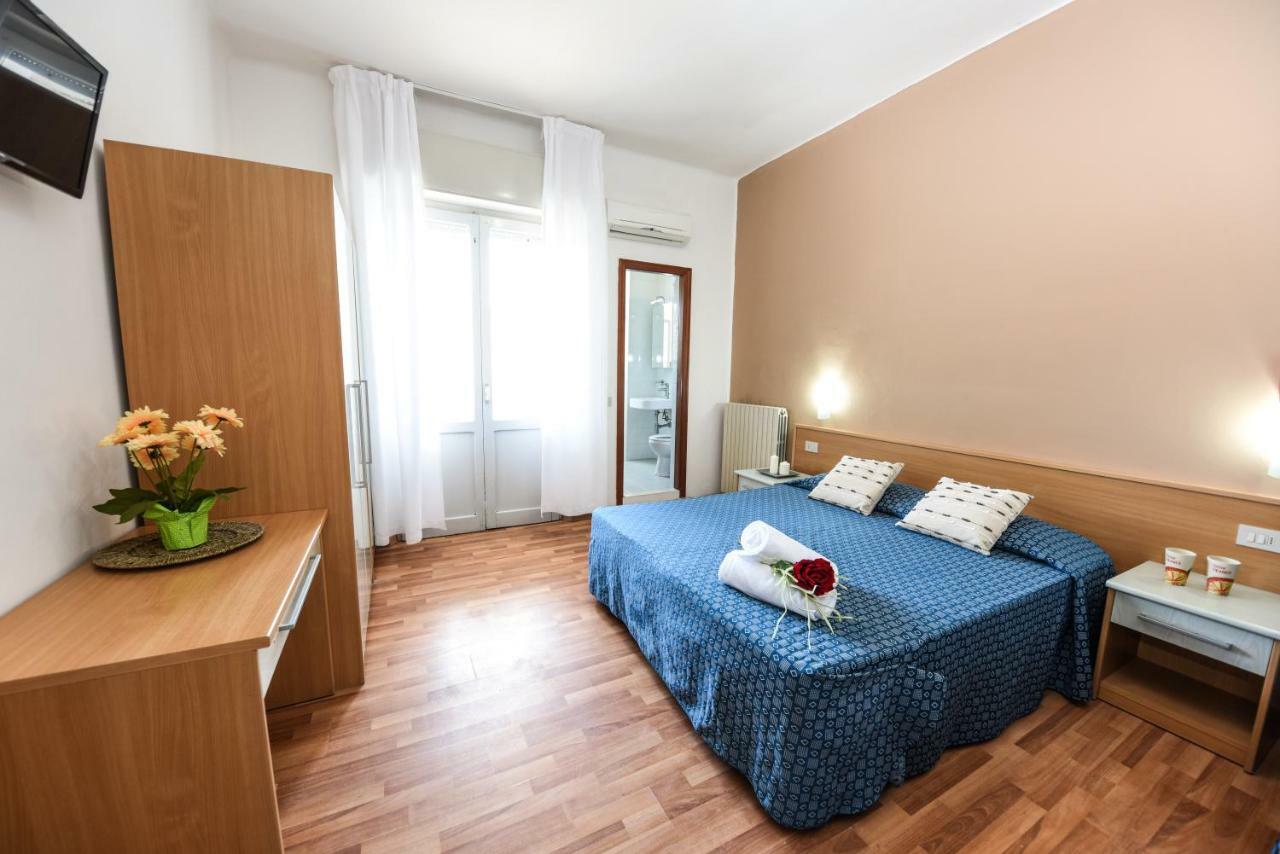 Hotel Miramare Маротта Екстер'єр фото