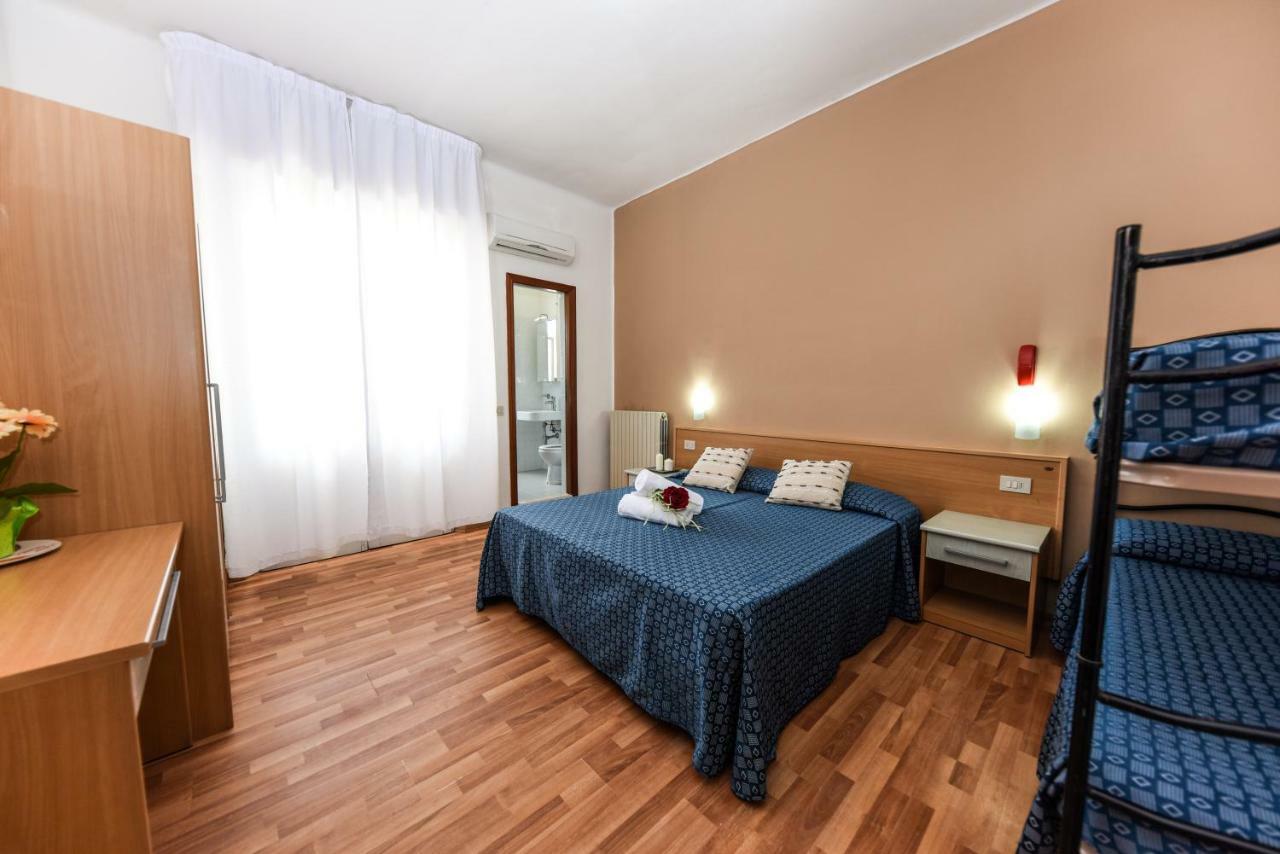 Hotel Miramare Маротта Екстер'єр фото