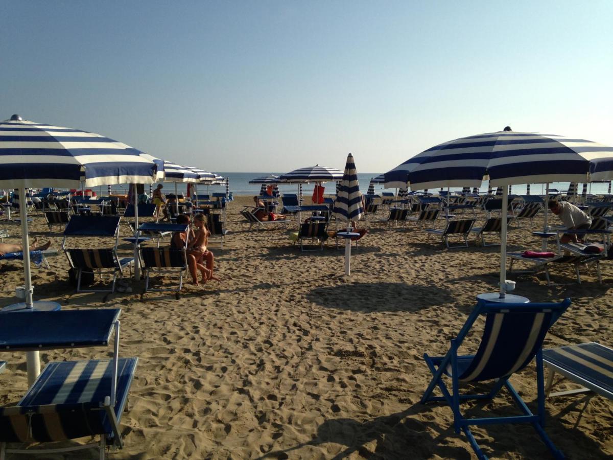 Hotel Miramare Маротта Екстер'єр фото